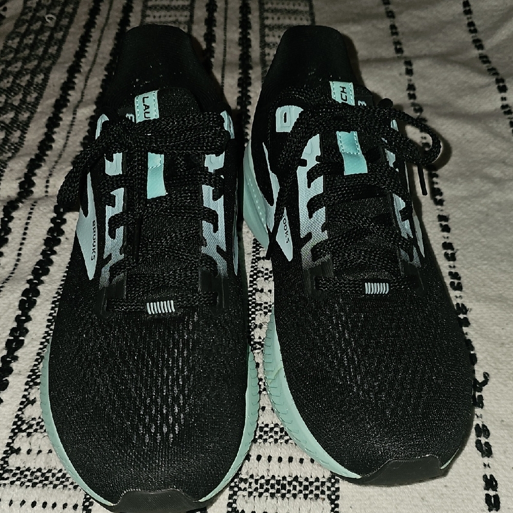 Black and Mint Breathable Mesh Running Shoes